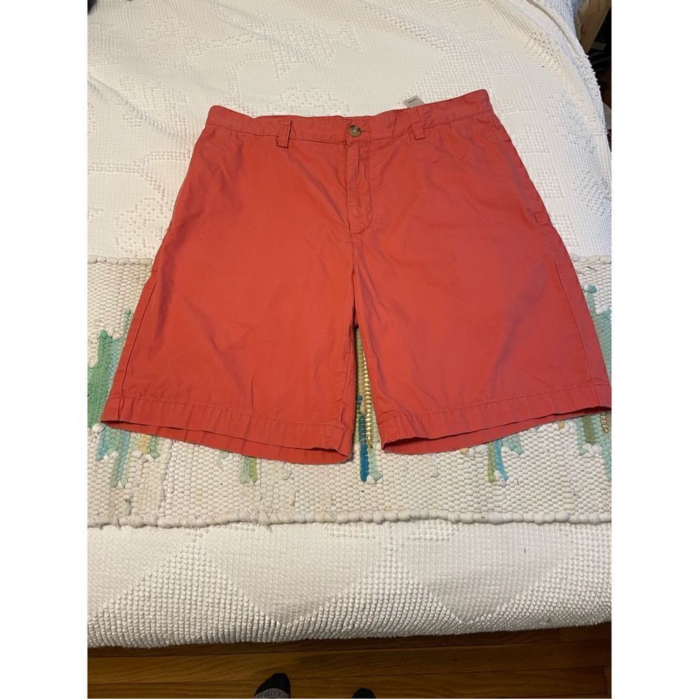 Men’s Vineyard Vines 9” Short. 33”. Salmon